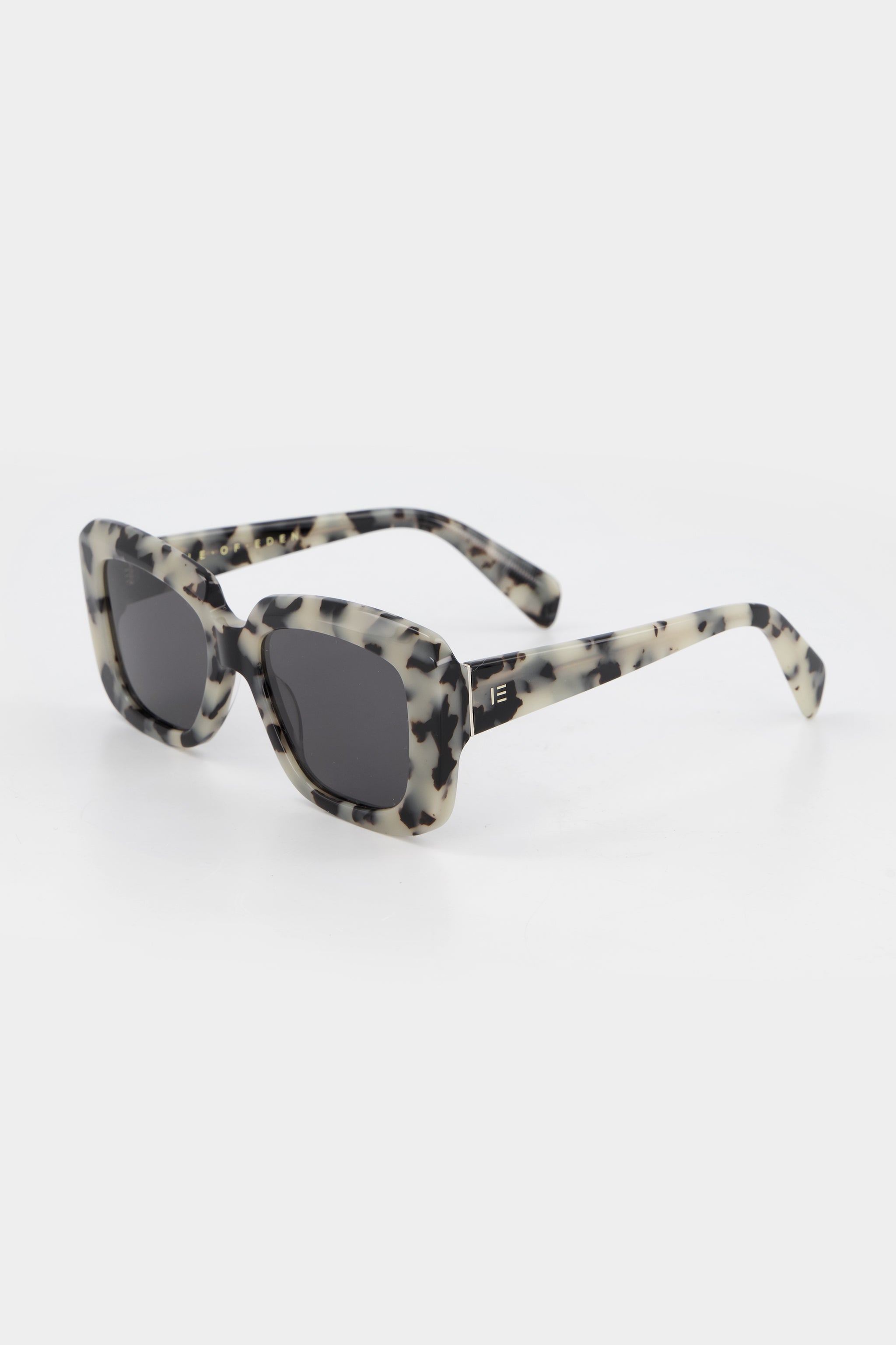 Pia White Tortoise Isleofeden