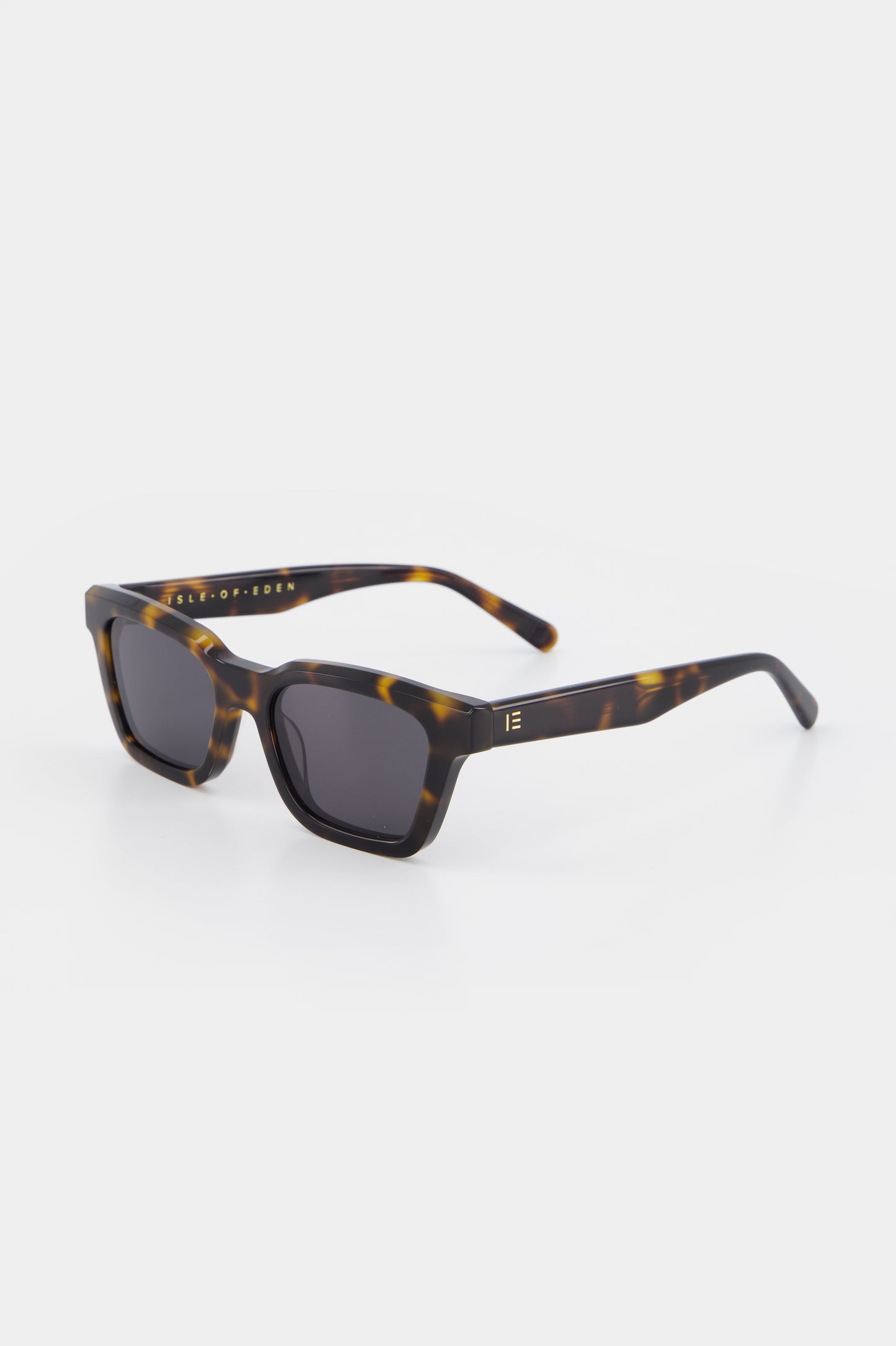 Isle of Eden Brooklyn tortoise sunglasses, three-quarter angle showing rectangular frame