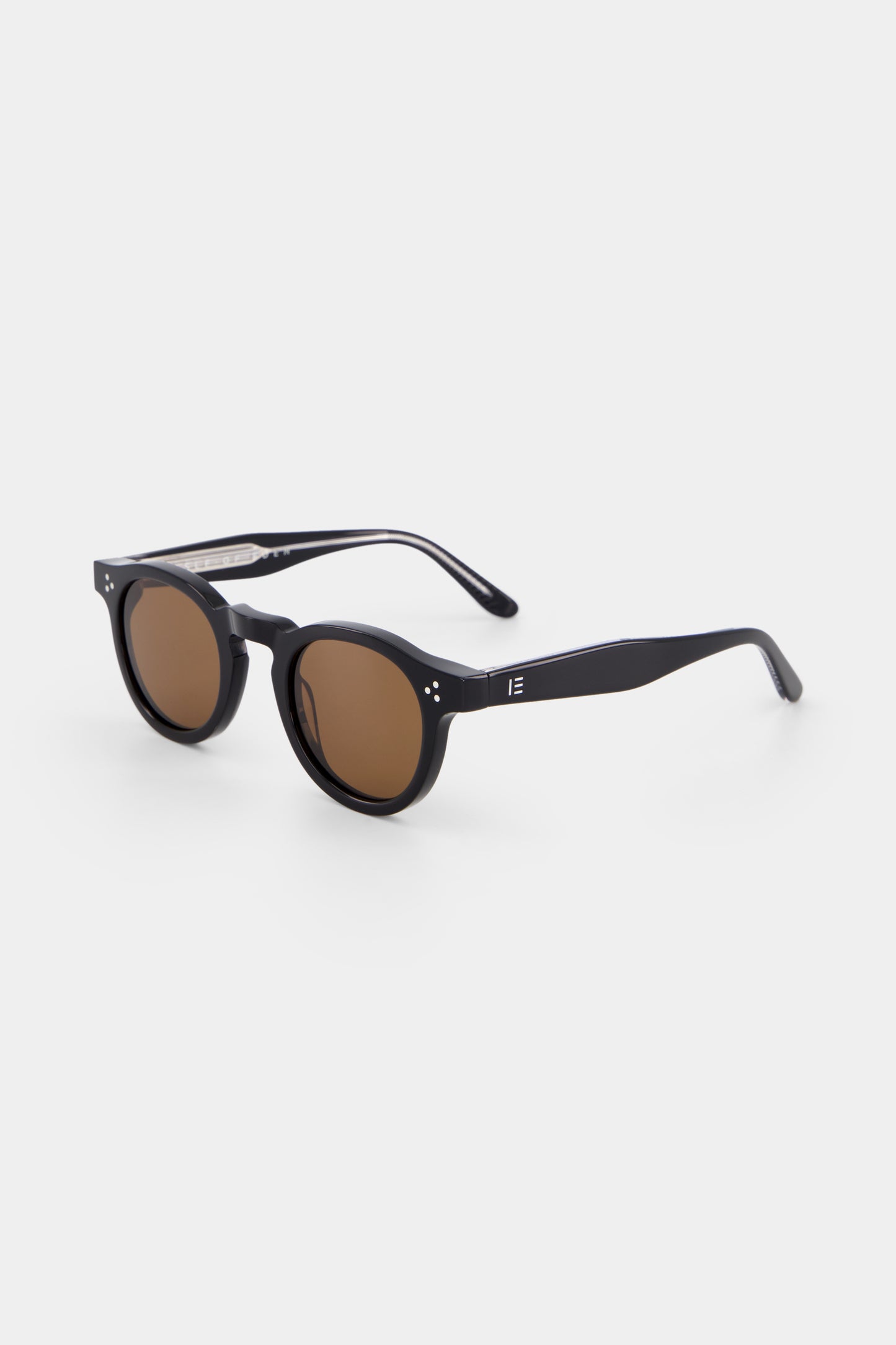 Isle of Eden Drew black sunglasses, three-quarter angle showing round frame