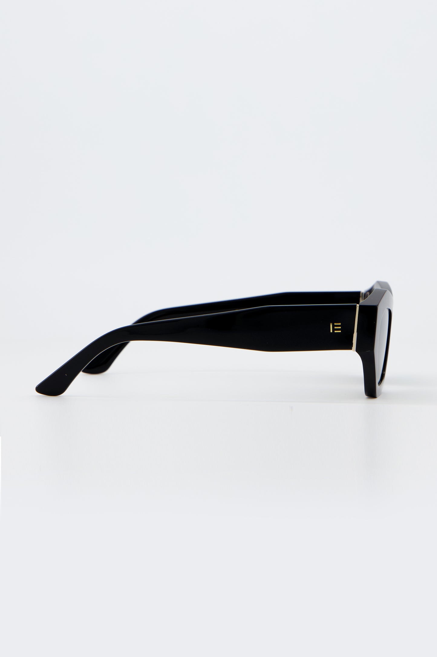 Isle of Eden Emily black sunglasses, side profile view showing temple length and hinge detail