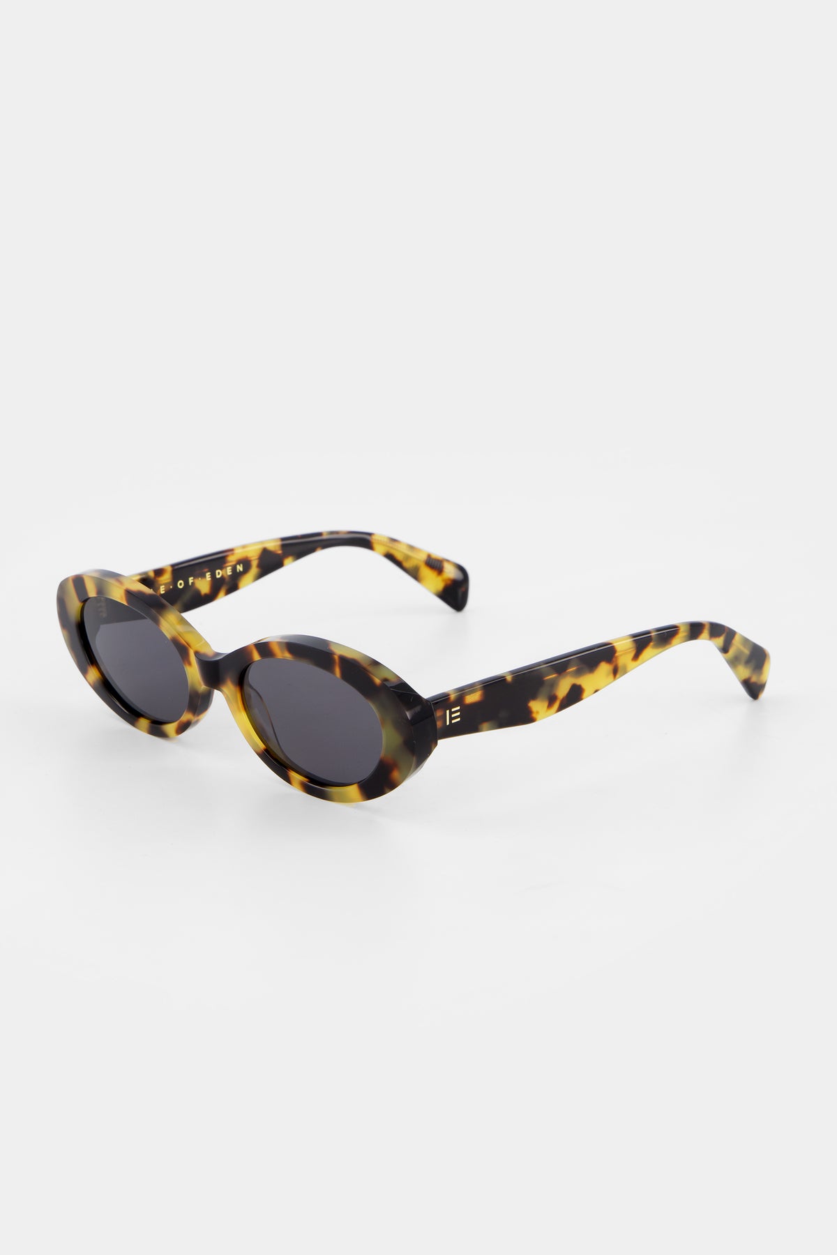 Isle of Eden Frankie tortoise sunglasses, three-quarter angle showing curvy oval frame