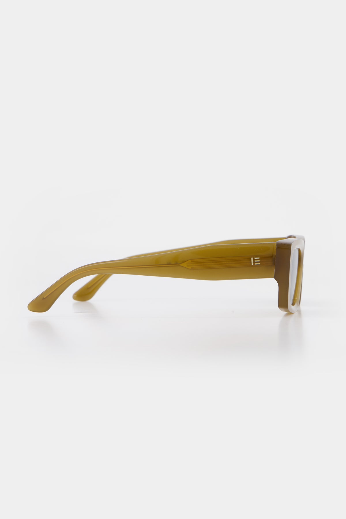 Isle of Eden Goldie dijon sunglasses, side profile view showing temple length and hinge detail
