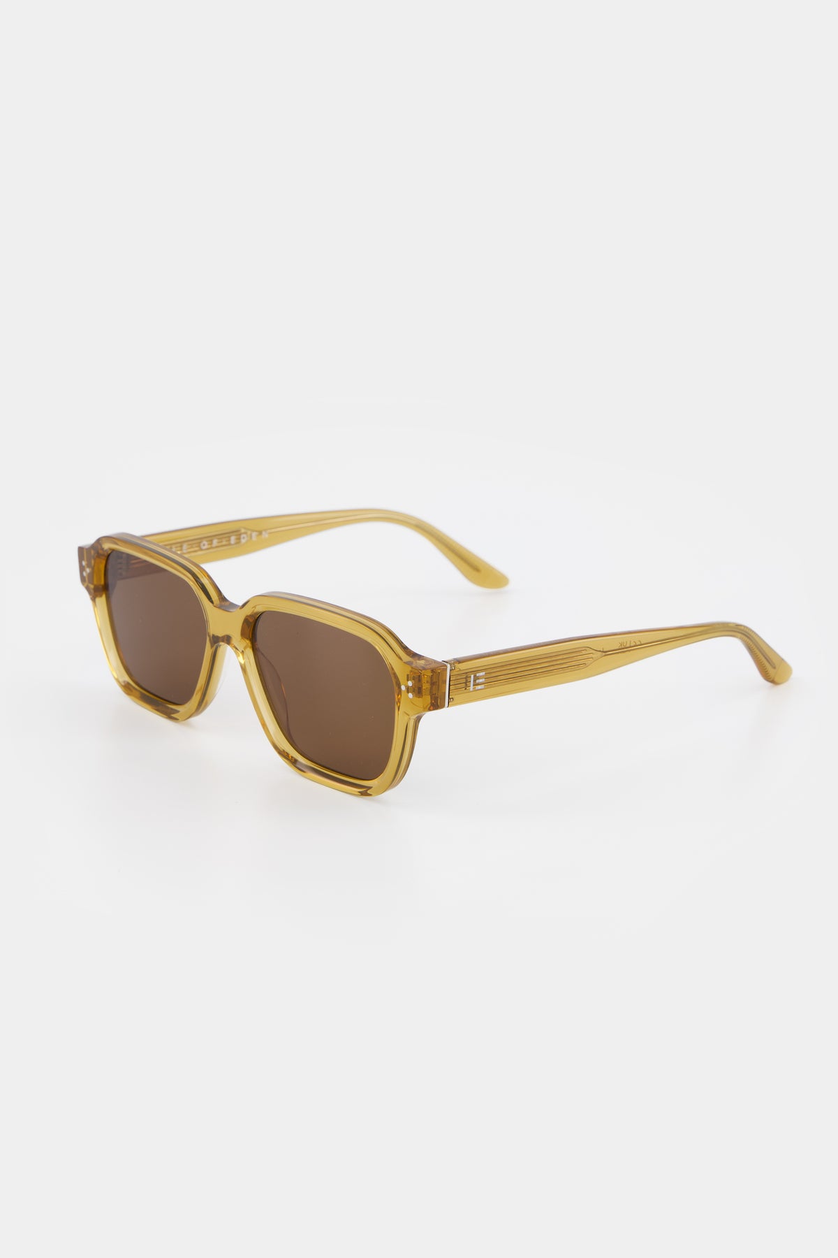 Isle of Eden Jamie cognac sunglasses, three-quarter angle showing geometric frame