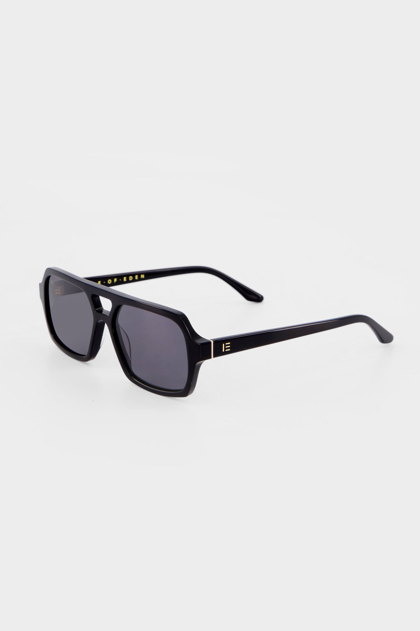 Isle of Eden Lola black sunglasses, three-quarter angle showing aviator frame