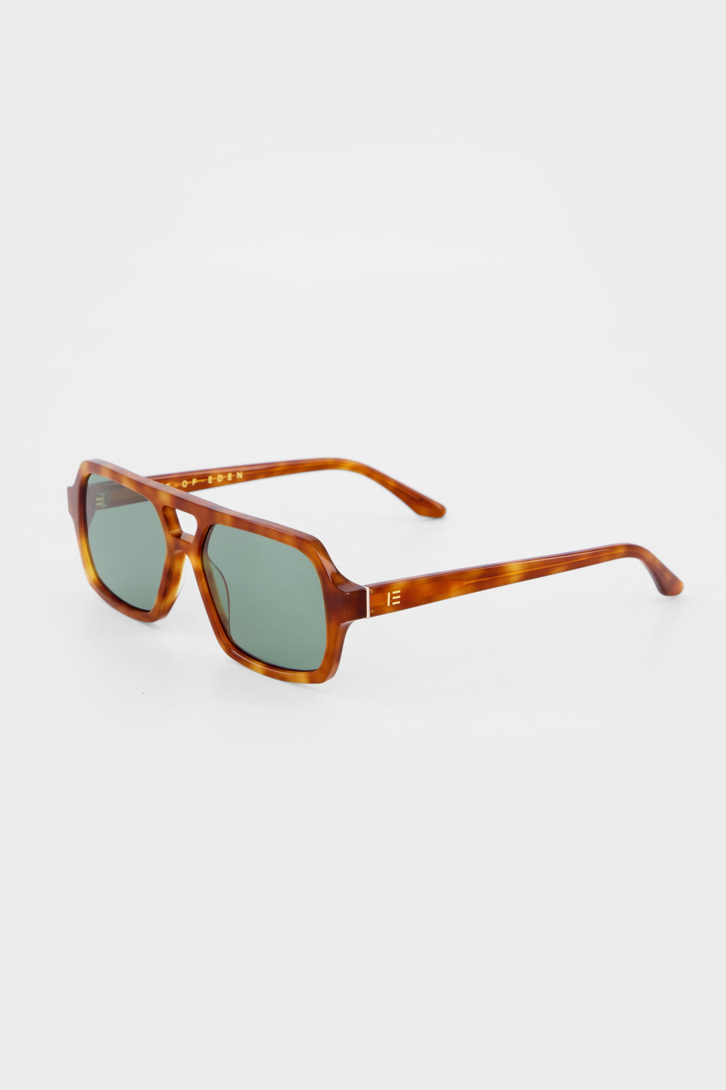 Isle of Eden Lola honey tortoise sunglasses, three-quarter angle showing aviator frame