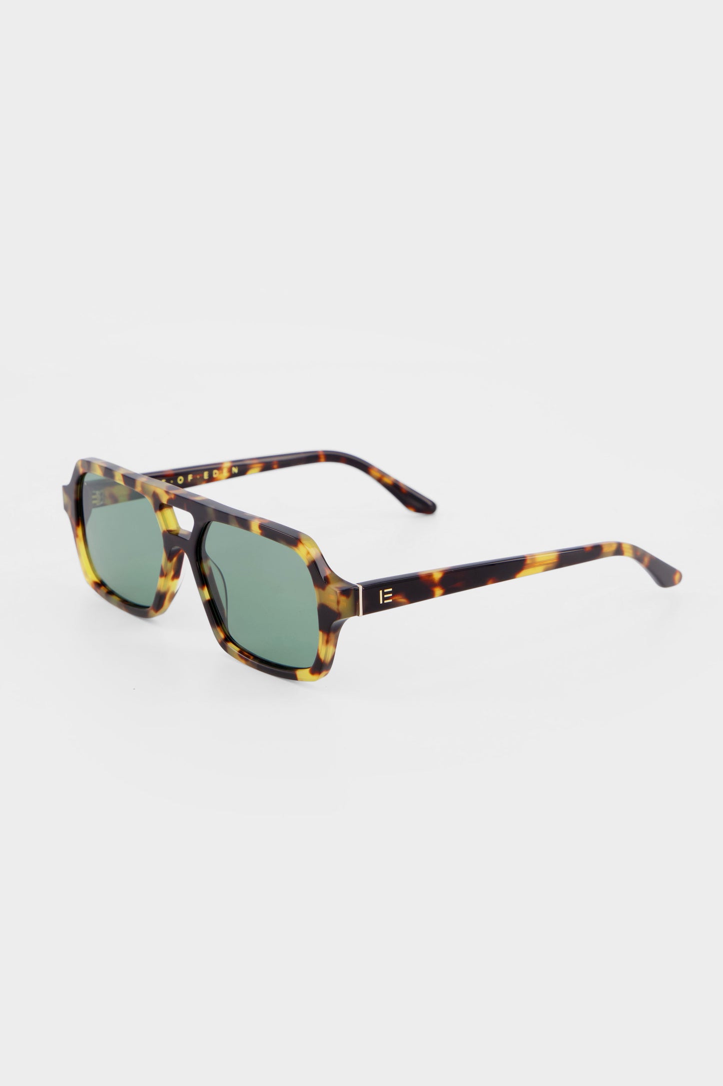Isle of Eden Lola tortoise sunglasses, three-quarter angle showing aviator frame