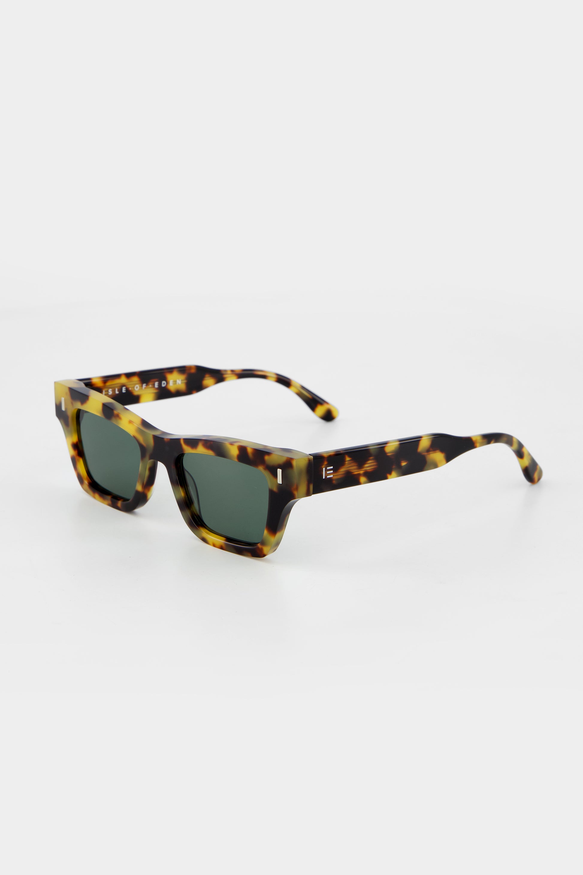Isle of Eden Olli tortoise sunglasses, three-quarter angle showing low-profile art-deco frame