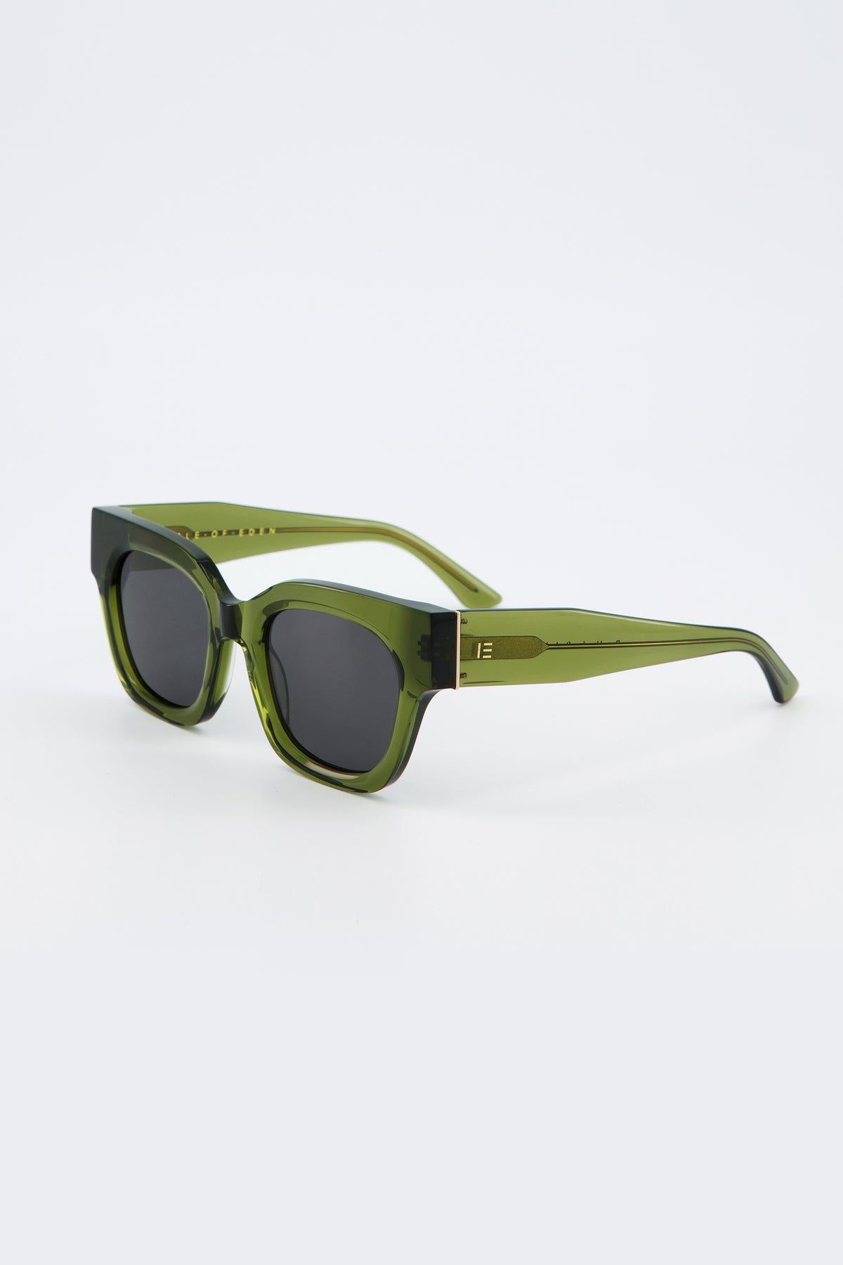 Isle of Eden Rae bottle green sunglasses, three-quarter angle showing rounded square frame