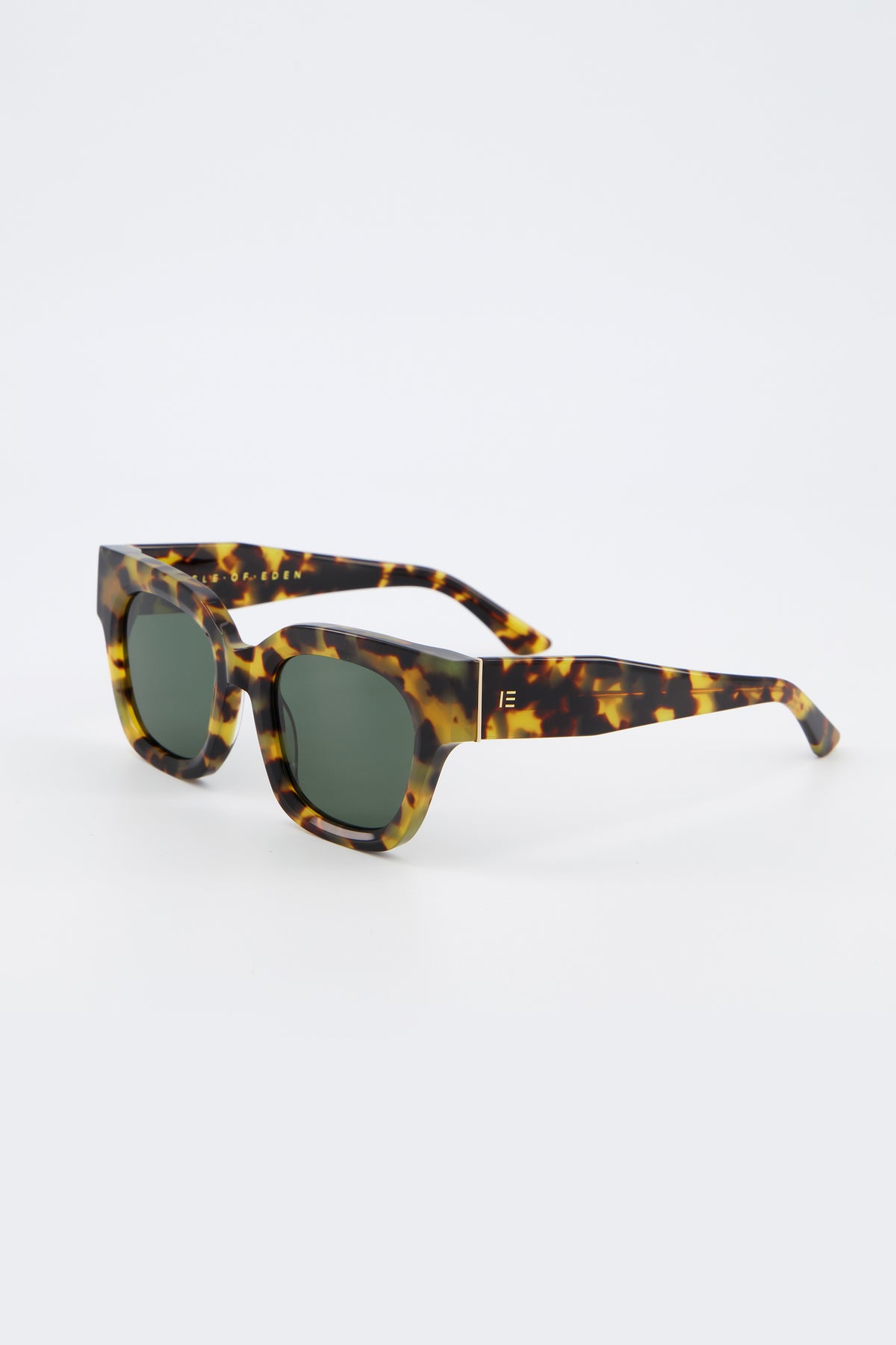 Isle of Eden Rae tortoise sunglasses, three-quarter angle showing rounded square frame