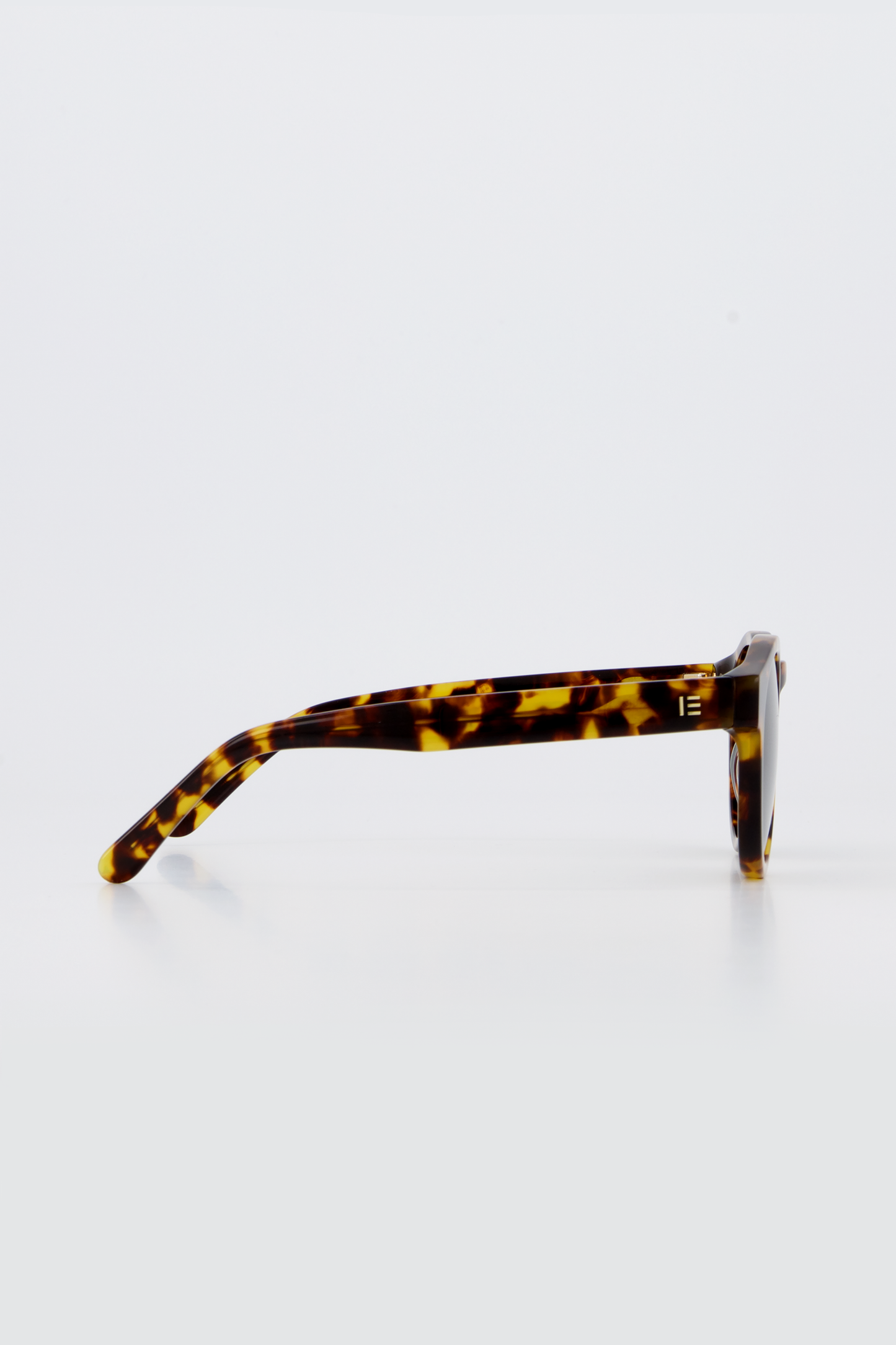 Isle of Eden Eddie tortoise sunglasses, side profile view showing temple length and hinge detail