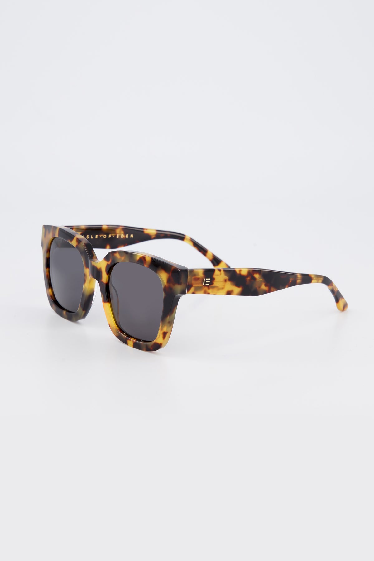 Isle of Eden Maleika tortoise sunglasses, three-quarter angle showing oversized frame